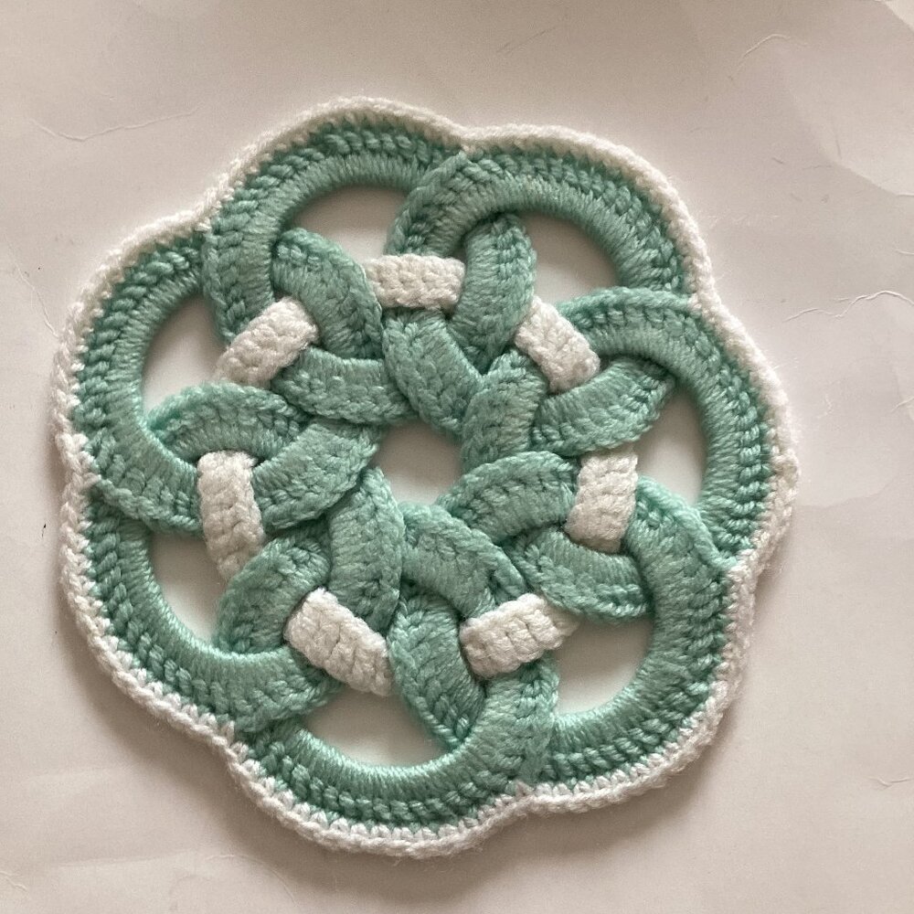 2 Handmade Round Crocheted Interlocking Rings Trivets Kitchen Table Linens - Picture 5 of 6